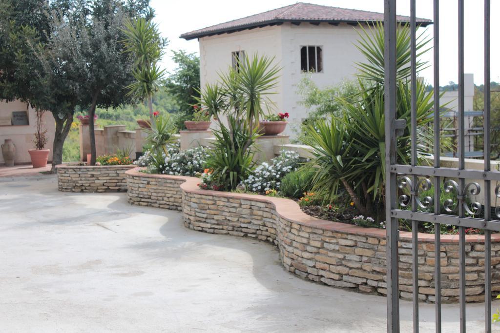 Agriturismo Al Passaggio Di Pirro Villa Miglionico Luaran gambar
