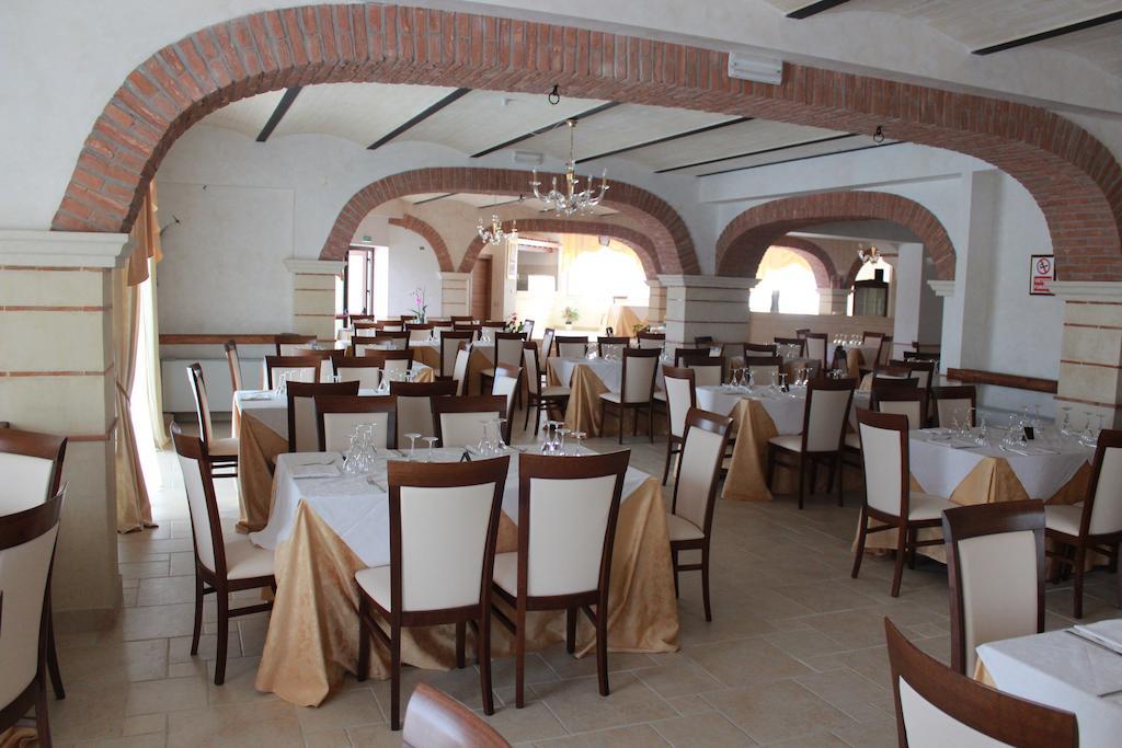 Agriturismo Al Passaggio Di Pirro Villa Miglionico Luaran gambar